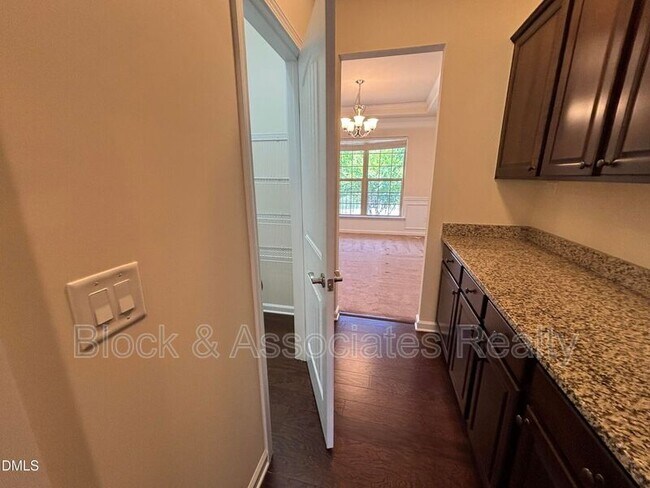 Building Photo - 1009 Magnolia Blossom Ln