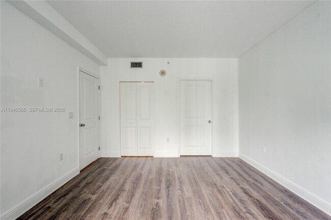 Building Photo - 1250 S Miami Ave