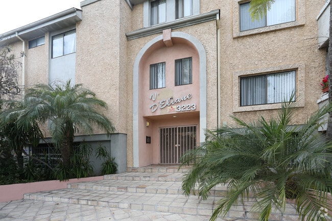 Building Photo - 3223 Bagley Ave.