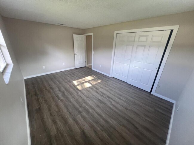 Building Photo - 6143 Alderwood St