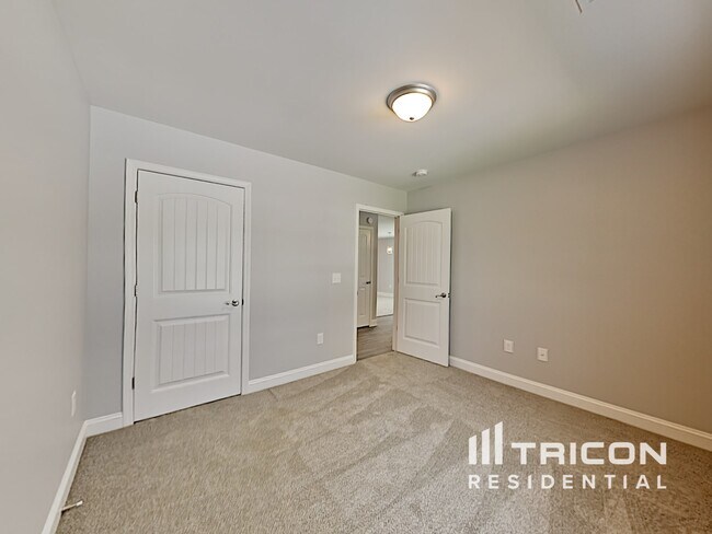 Building Photo - 708 Deaton St