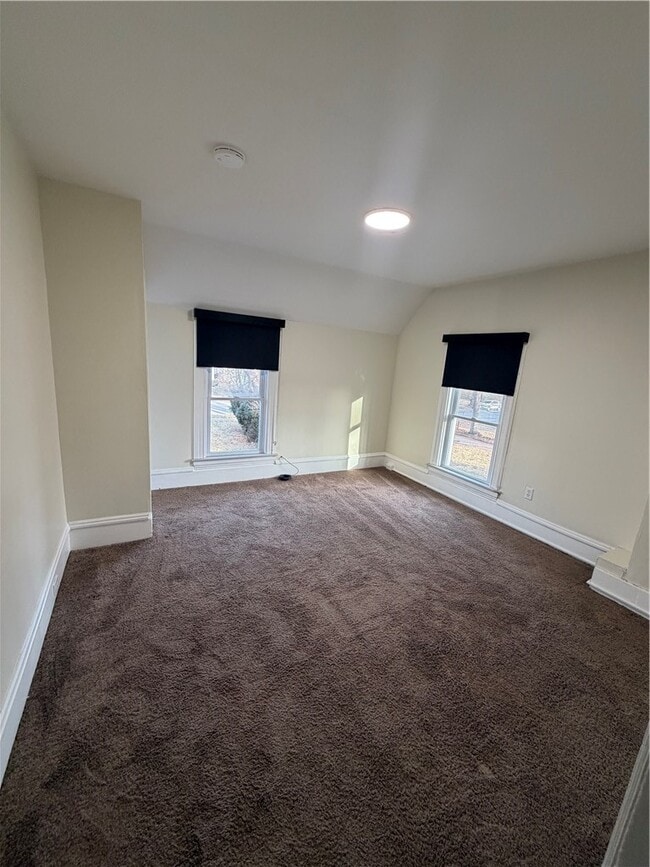 Building Photo - 1056 Walnut St