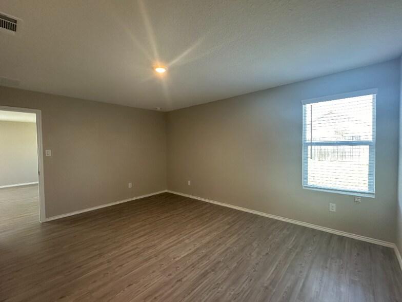 Building Photo - 9951 Flax Ml Dr