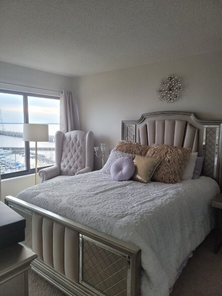 Building Photo - 7501 River Rd