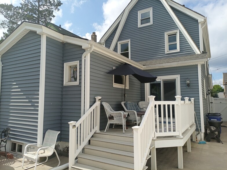 Building Photo - 17106 Bagley Ave