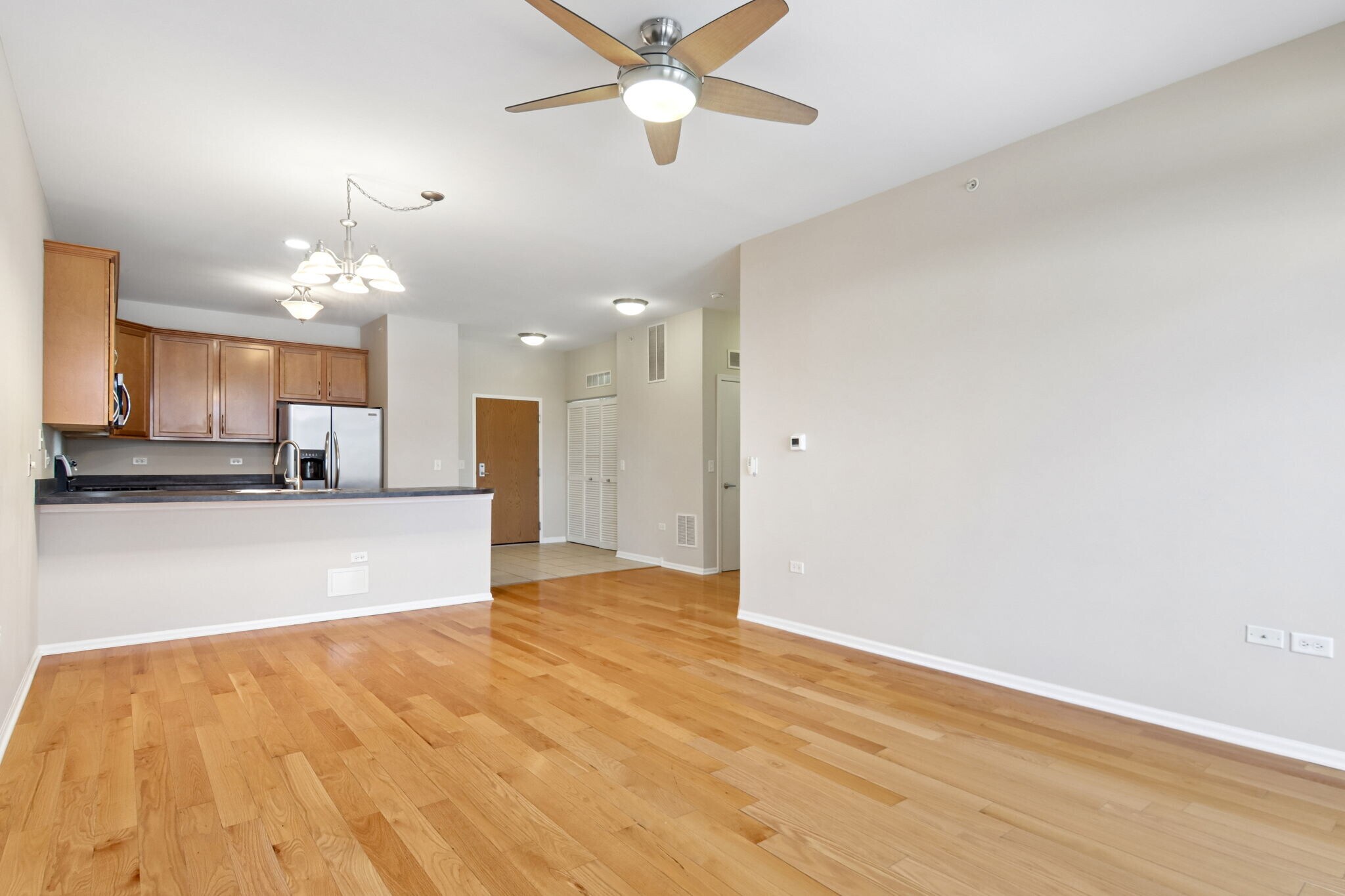 Building Photo - 106 S Ridgeland Ave