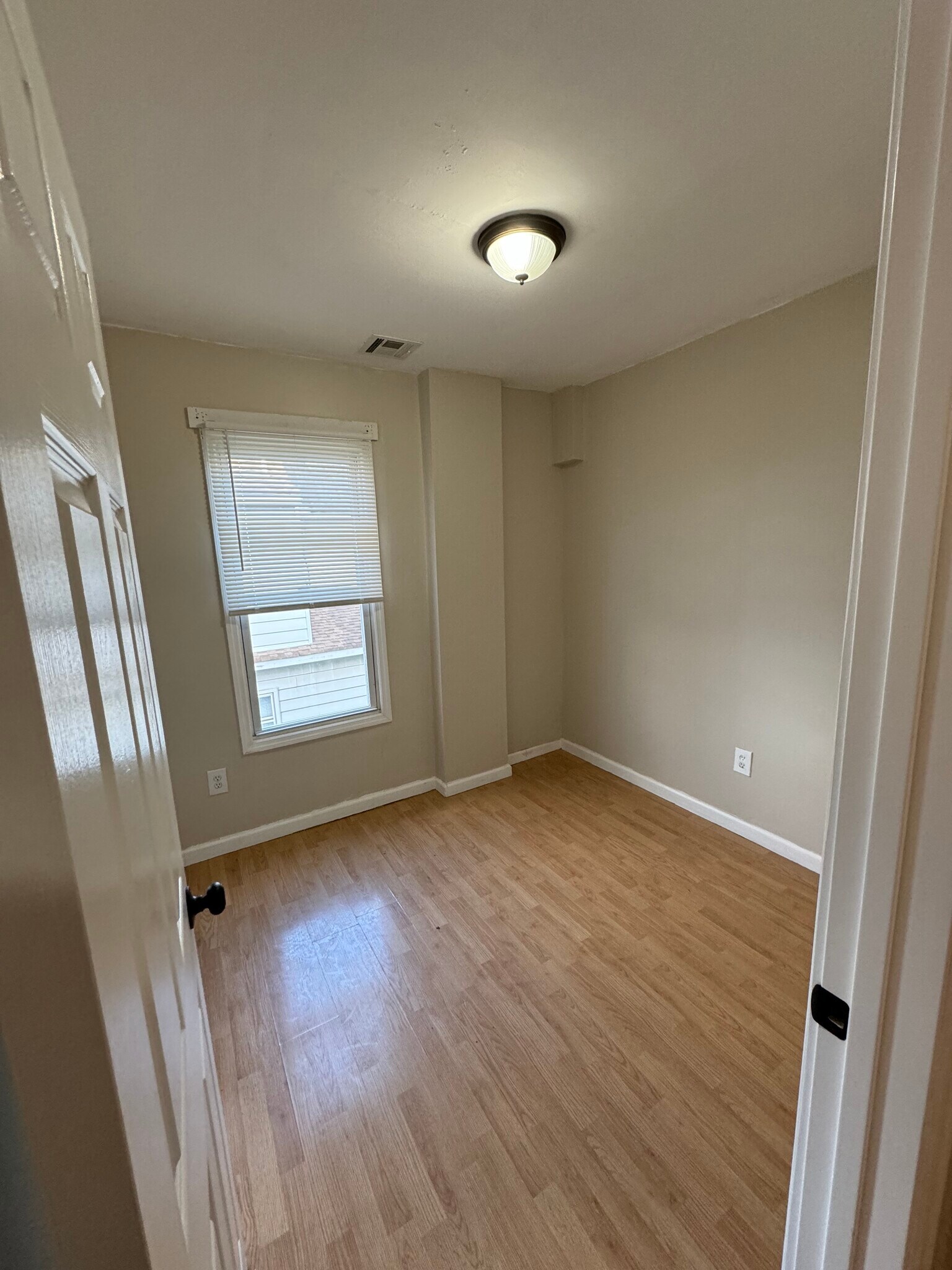 Building Photo - 189 Summer St