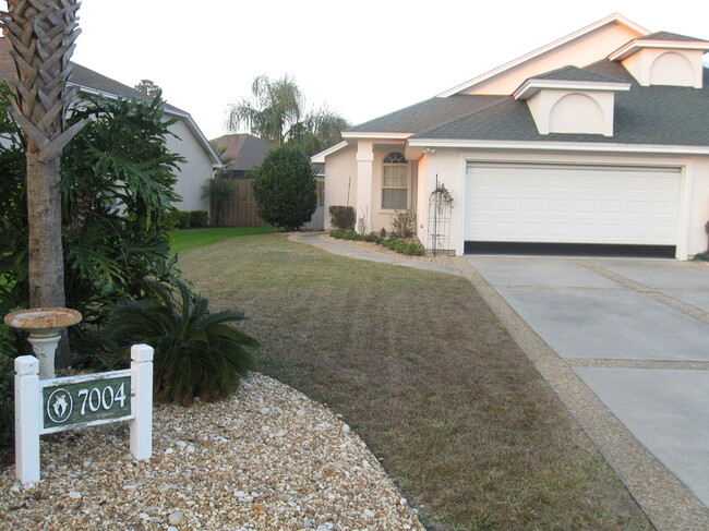 Building Photo - 7004 Starfish Ct