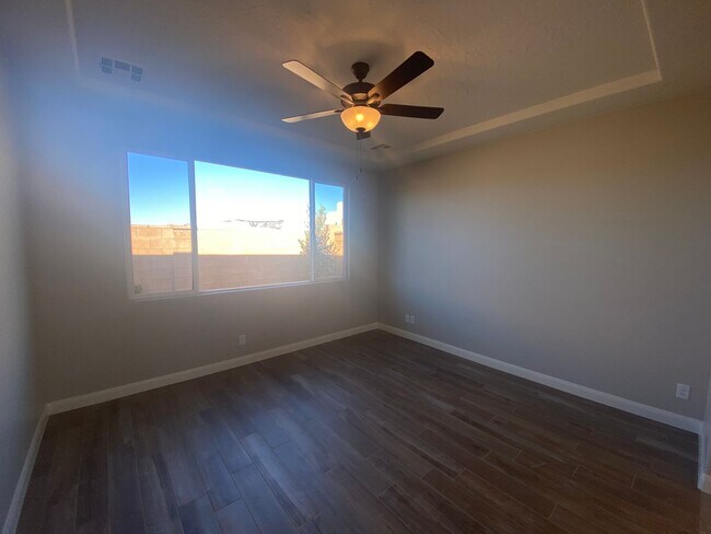 Building Photo - Beautiful home in the Ledges