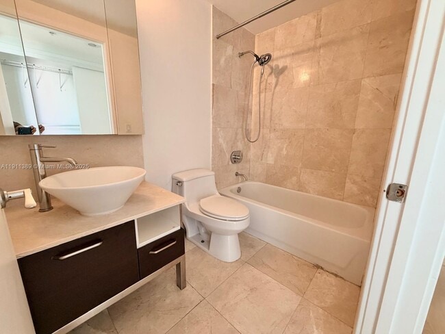 Building Photo - 218 SE 14th St