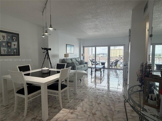 Building Photo - 1965 S Ocean Dr