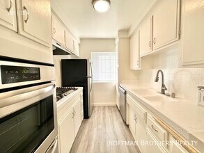 Building Photo - 1432 N Fairfax Ave