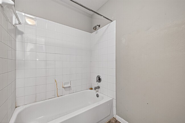 Building Photo - 15430 Elm Leaf Pl