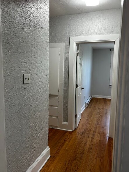 Building Photo - 601 Clay Ave