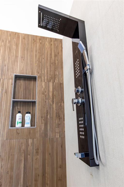 Building Photo - 222 N Tradewinds Ave