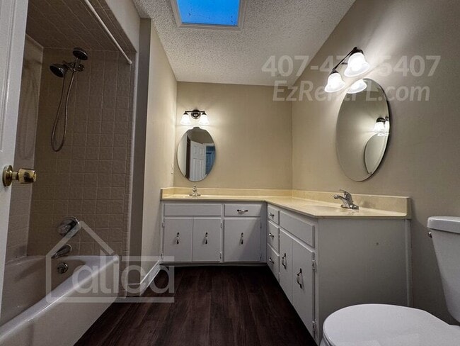 Building Photo - 2496 Bentridge Ct