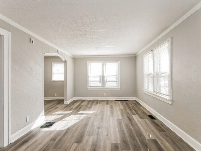 Building Photo - 3002 McKinley St