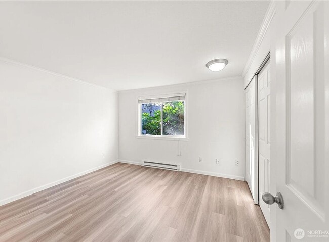 Building Photo - Modern First-Floor 1BR Condo | Near Totem Lake, Juanita Beach & Major Tech Employers