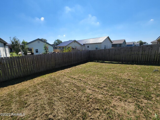 Building Photo - 304 Stoneridge Dr