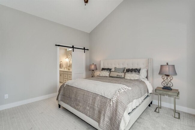 Building Photo - Impeccable 5 Bedroom Beauty in Cornerstone!