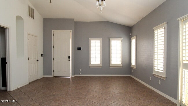 Building Photo - 2209 Honour Point Pl