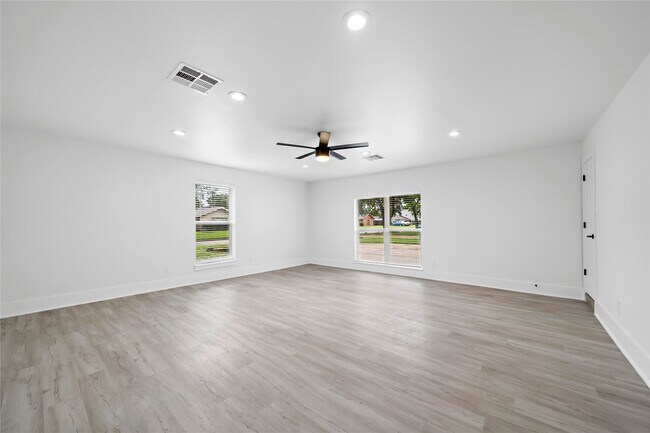 Building Photo - 5703 De Milo Dr