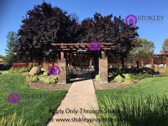 Building Photo - 2103 Maidenhair Way