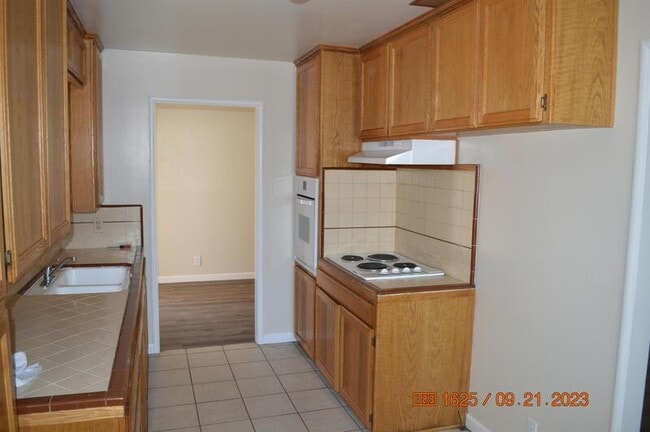 Building Photo - 768 Julian St