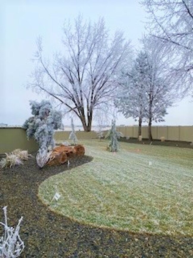 Building Photo - A Secluded, Adorable and Perfect 3 Bedroom Home Now Available!