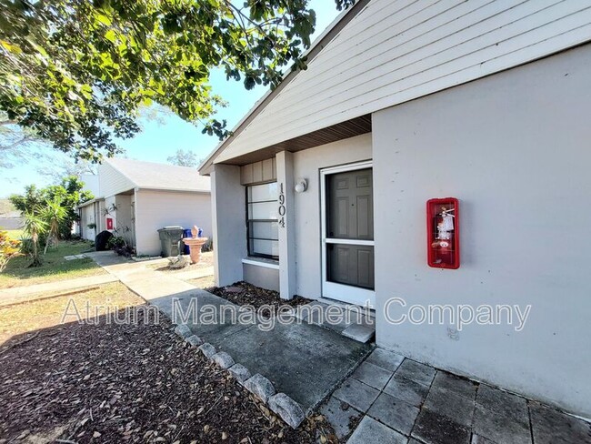 Building Photo - 1904 Crystal Grove Dr