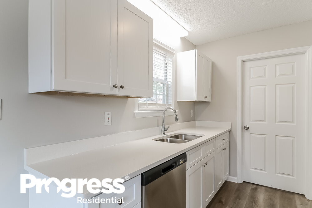 Building Photo - 944 S Philwood Ct