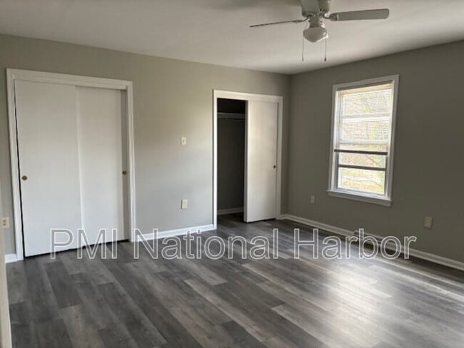 Building Photo - 1235 Chaplin St SE