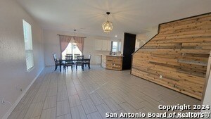 Building Photo - 9622 Pleasanton Cove