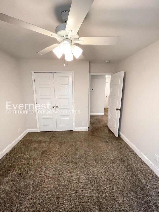 Building Photo - 215 King Rd