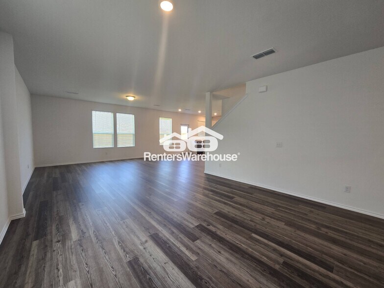 Building Photo - 2530 Carlow Ln