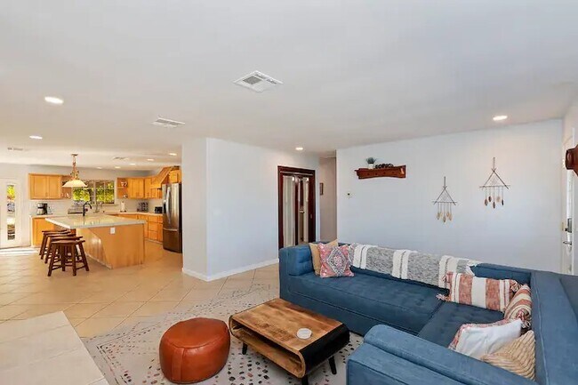 Building Photo - 58327 Bonanza Dr