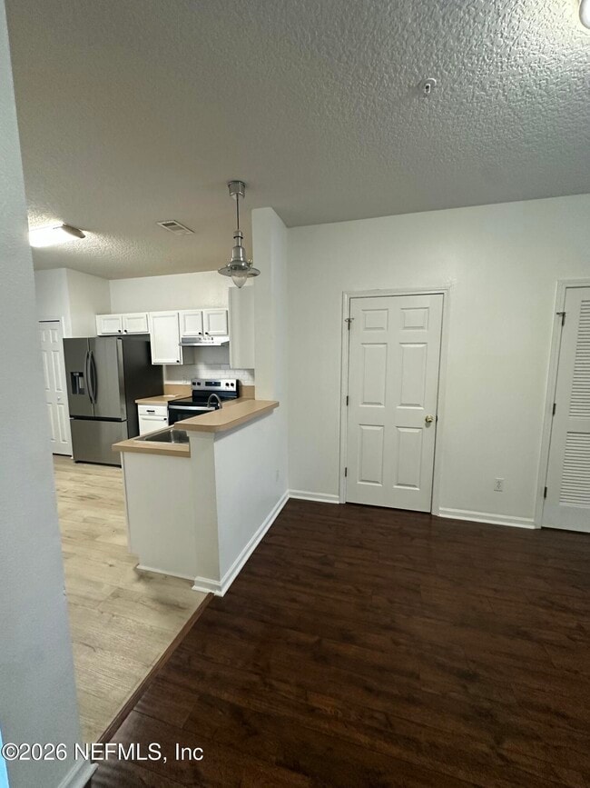 Building Photo - 271 Leese Dr