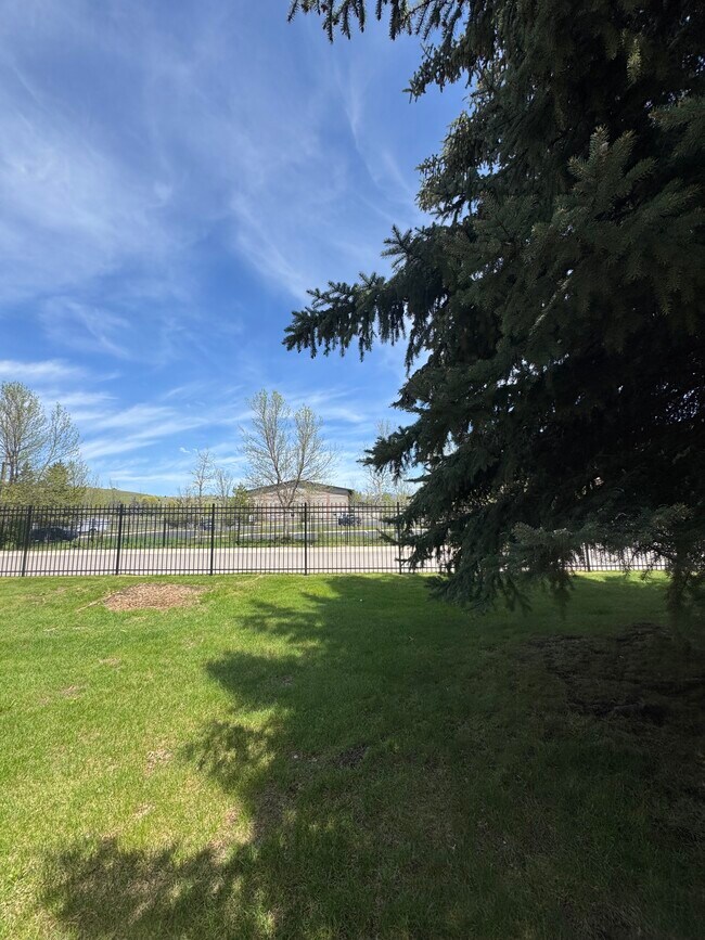 Building Photo - 2800 Highcliff Ct
