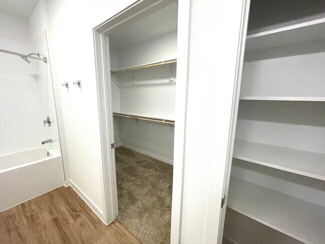 Building Photo - 1101 Abbeyglen Castle Dr