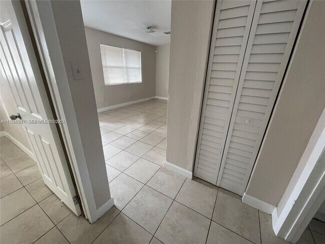 Building Photo - 2860 NW 15th St