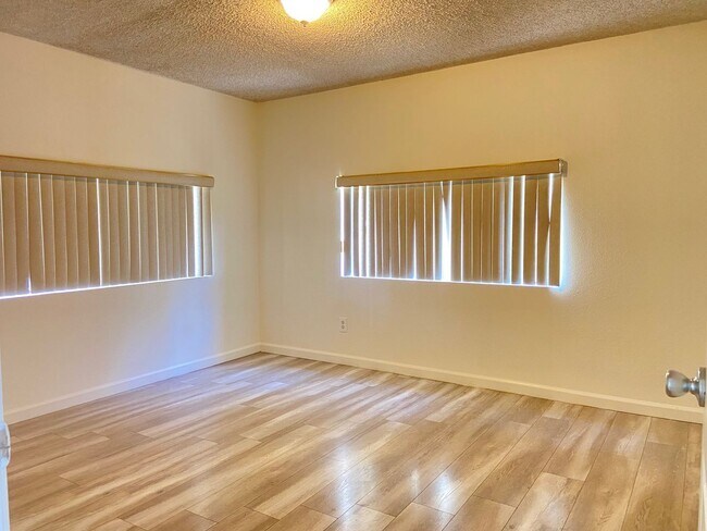 Building Photo - Cozy 3 Bedroom and 1 Bathroom in a good ar...