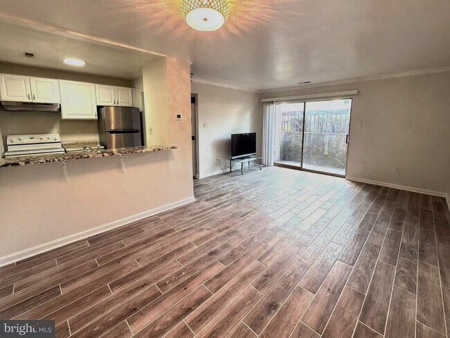Building Photo - 1260 Sugarwood Cir