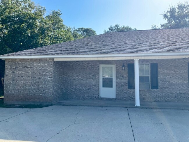 Building Photo - 321 Seal Ave