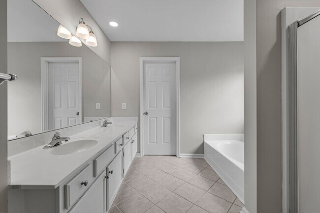 Building Photo - Spotless home in sought after Fieldstone Farms!