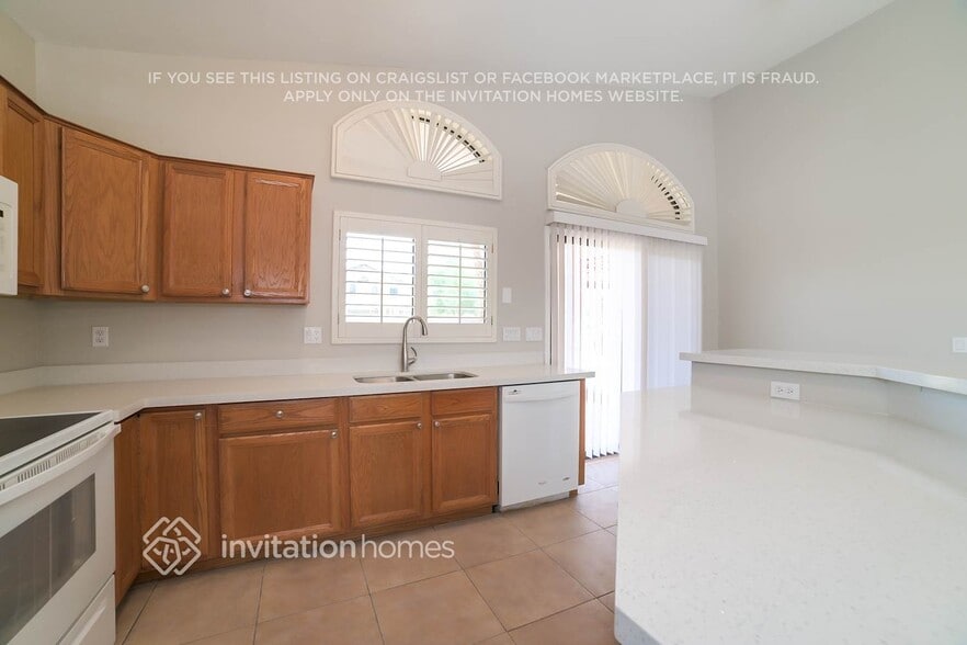 Building Photo - 20448 N 40th Ave