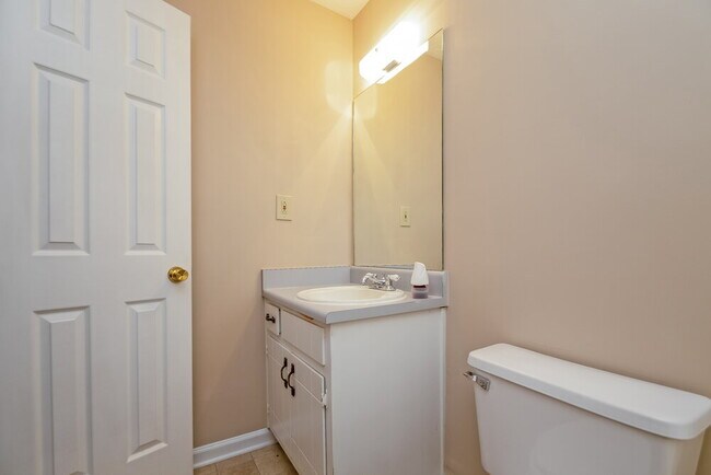 Building Photo - 5972 Nell Ln