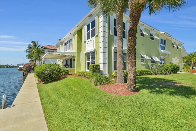 Building Photo - 1704 Del Haven Dr