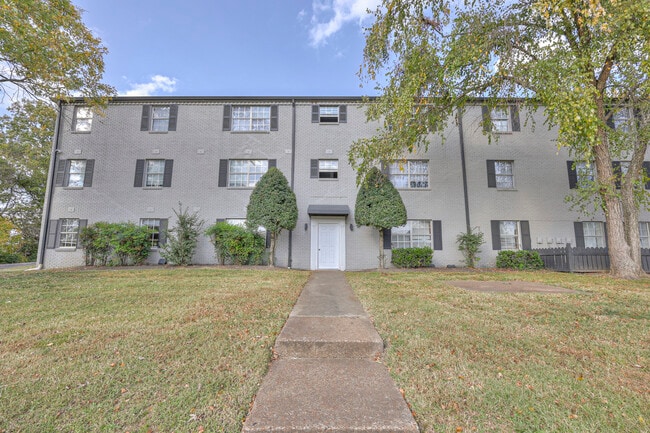 Building Photo - 4646 Nolensville Pk