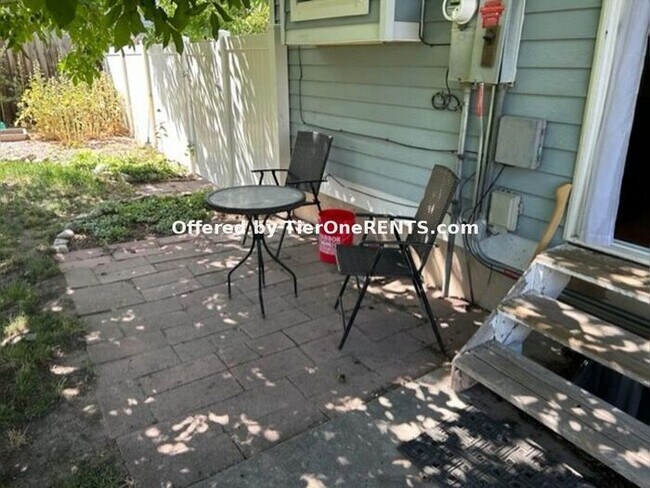 Building Photo - This property offers a NO DEPOSIT option available for qualified renters!