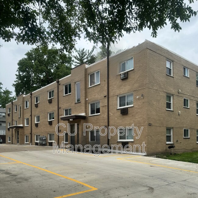 Building Photo - 713 W Church St